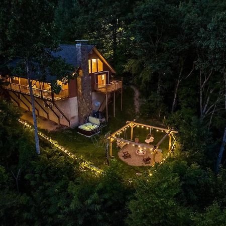 Maggie Valley Cabin With Beautiful Mountain Views, Hottub, Pet Friendly, Gameroom, Fireplace Exterior photo