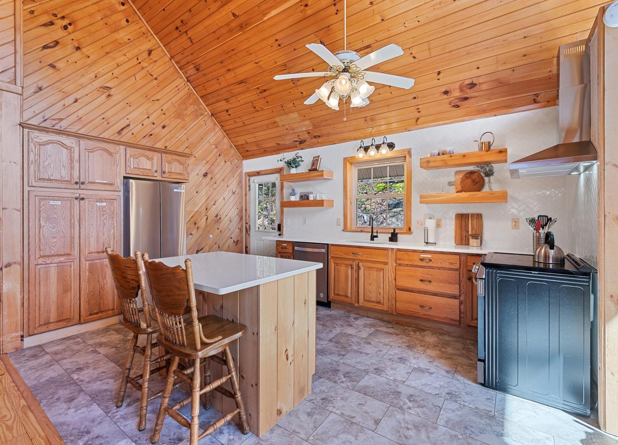 Maggie Valley Cabin With Beautiful Mountain Views, Hottub, Pet Friendly, Gameroom, Fireplace Exterior photo