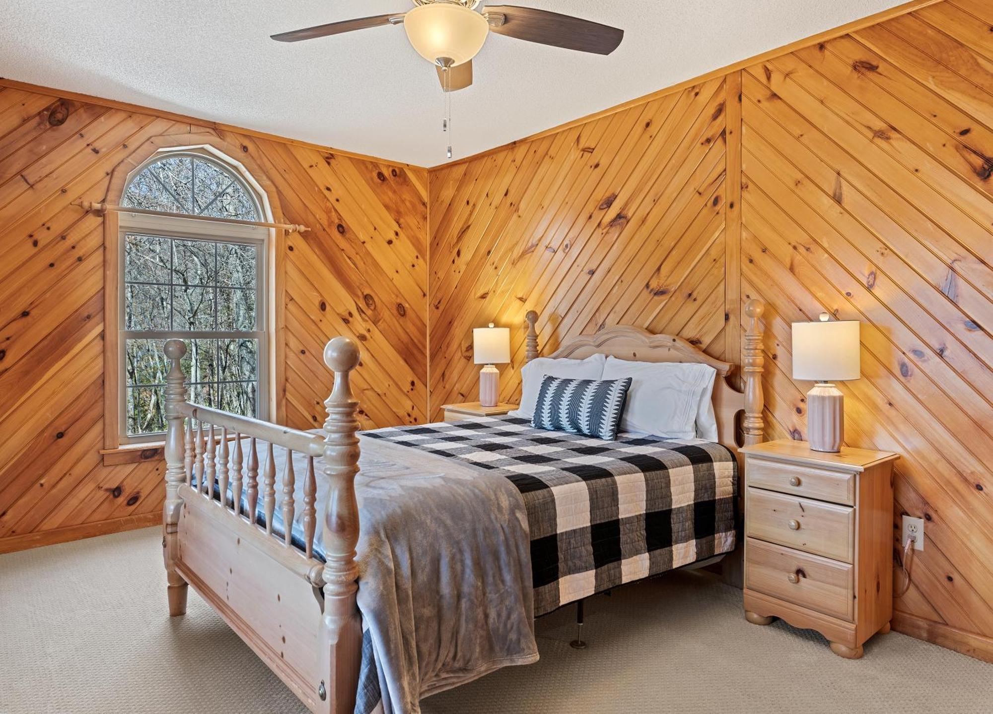 Maggie Valley Cabin With Beautiful Mountain Views, Hottub, Pet Friendly, Gameroom, Fireplace Exterior photo