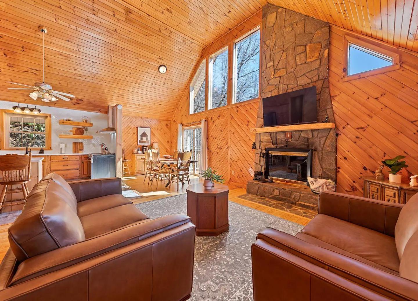 Maggie Valley Cabin With Beautiful Mountain Views, Hottub, Pet Friendly, Gameroom, Fireplace Exterior photo