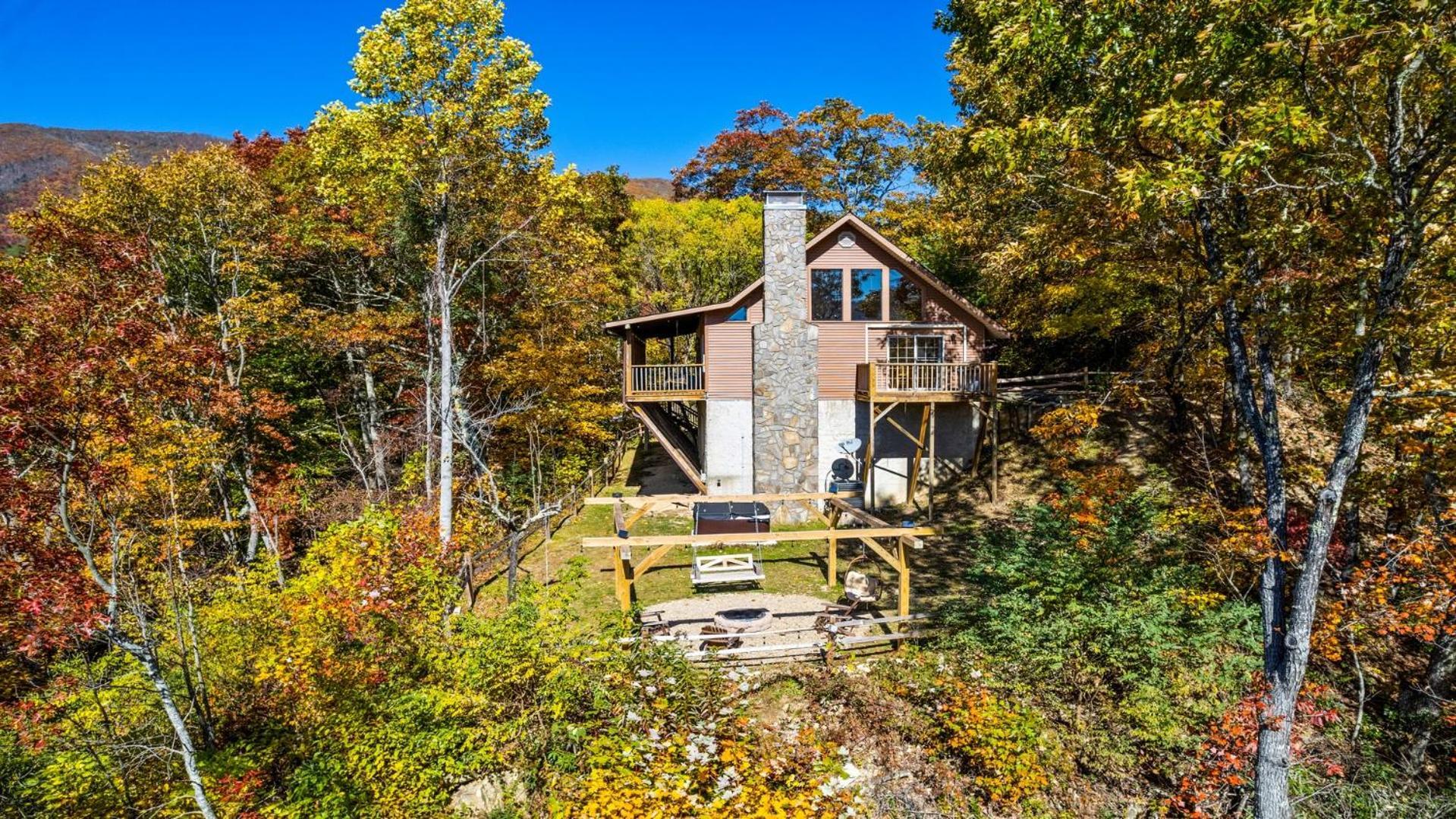 Maggie Valley Cabin With Beautiful Mountain Views, Hottub, Pet Friendly, Gameroom, Fireplace Exterior photo